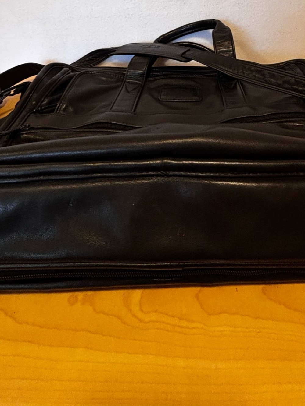 TUMI Black Leather Laptop Briefcase Expandable Work Travel Bag 16” - Picture 8 of 12